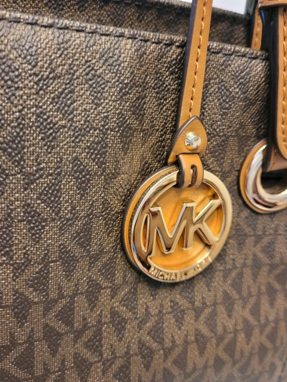 Michael Kors Jet Set East West Signature Tote